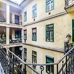 Bpr Colorlib Art Apartment