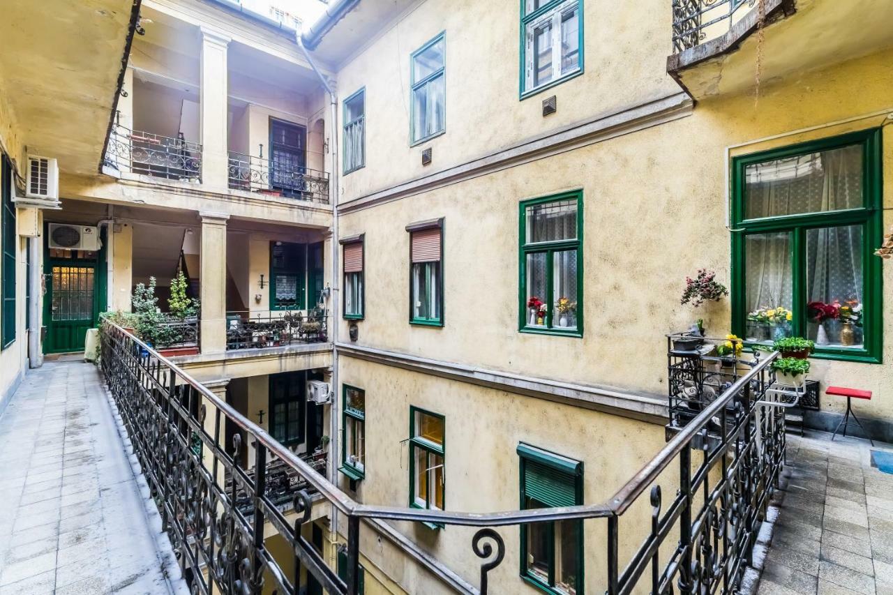 Bpr Colorlib Art Apartment Budapest